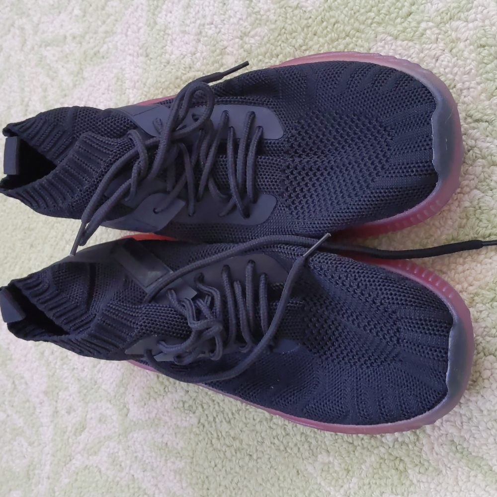 Pony women knit lace up sock sneakers size 9(8.5) black color